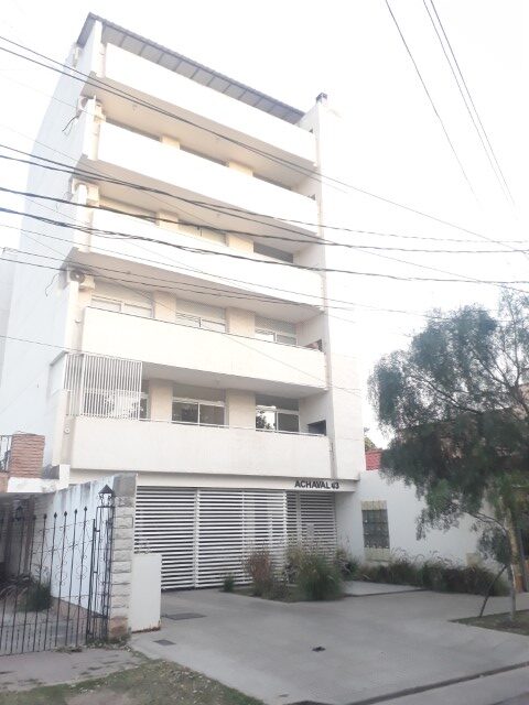 Vta. Hermoso Depto. Barrio Cabildo - Jose de Achaval 43 - 1er. Piso - 2 Dormitorios - Cochera