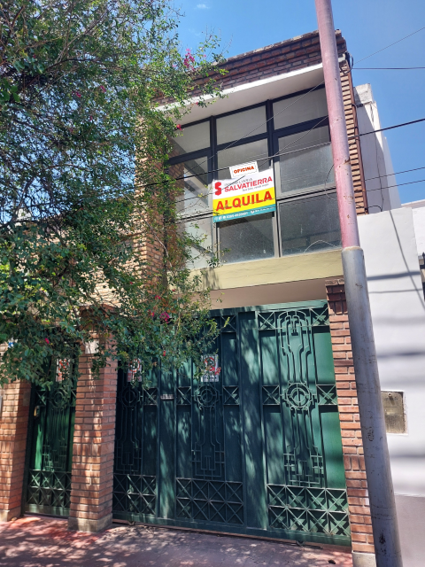 ¡Alq. Oficina en zona céntrica!- Sobre calle 25 de Mayo - Con 1 baño