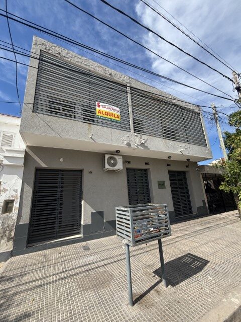 ¡Alq. Depto. 2 Dormitorios con amplio balcón! – Paraná al 500
