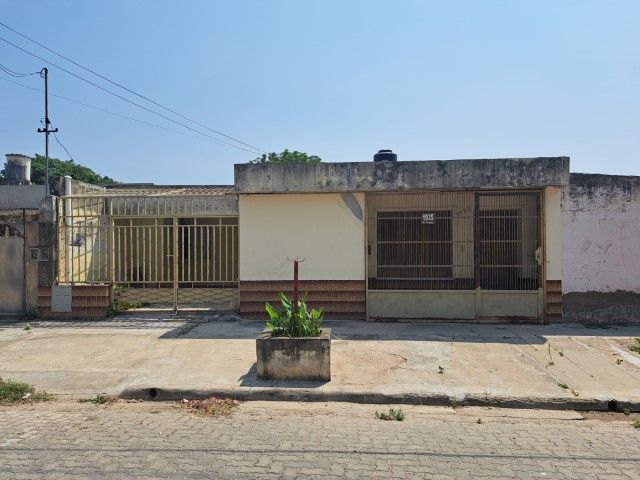 Vta. Casa en B° Mosconi – Calle 14 al 1900