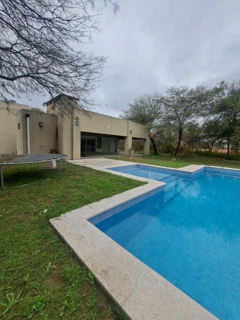 Vta. Hermosa Casa Quinta – A mts de camino Victoria - Zanjon