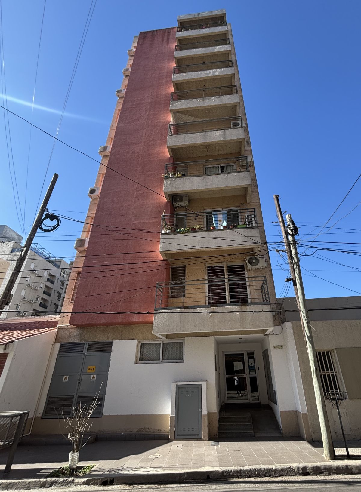 ¡Alq. Hermoso Departamento 2 Dormitorios con Balcón! – Entre Ríos al 400